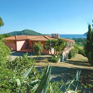 Manuela , Lacona Italia